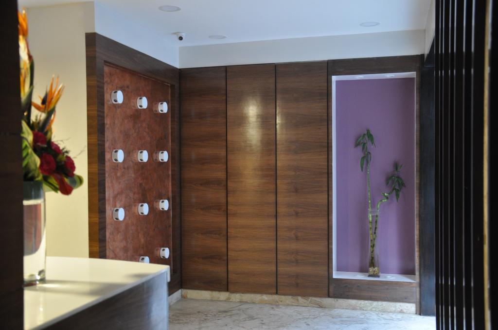 La Woods Hotel Chennai Eksteriør billede