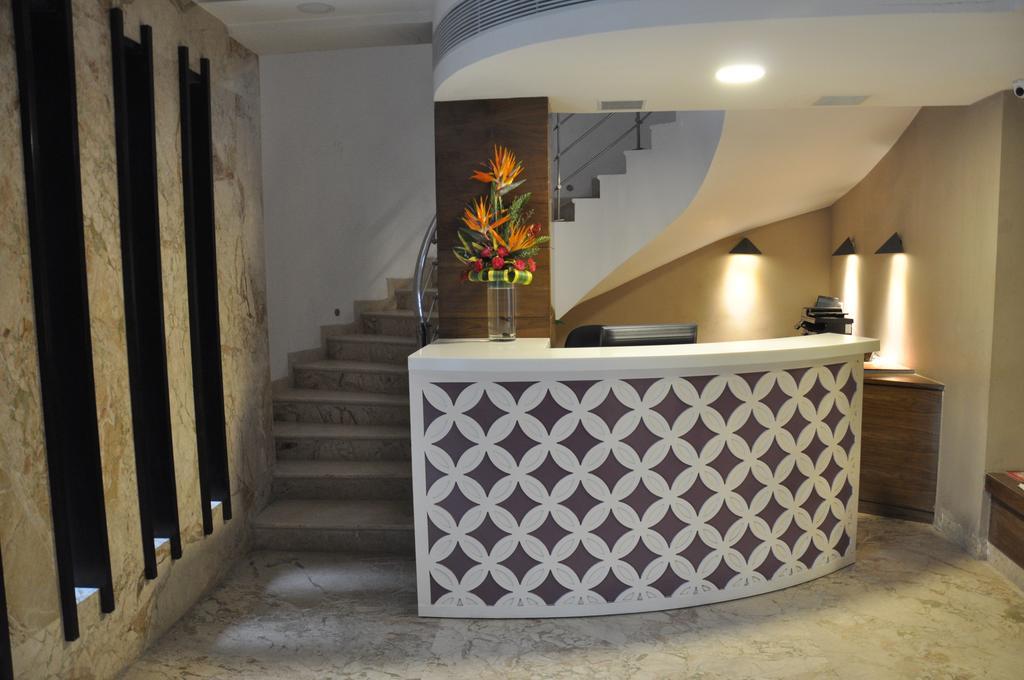 La Woods Hotel Chennai Eksteriør billede